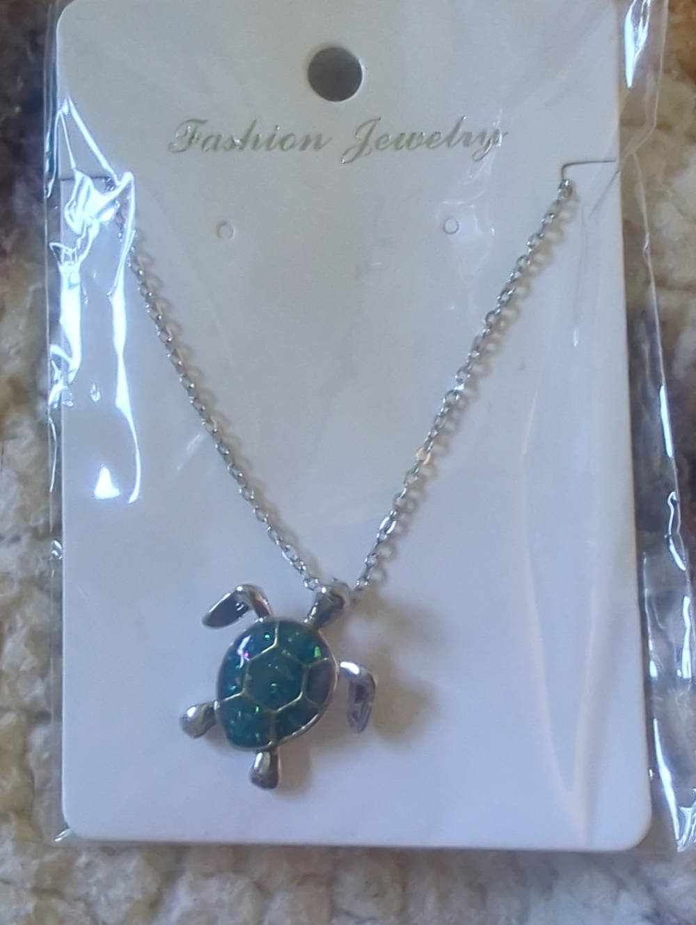 Fashion Jewelry Silver Turtle Necklace with Green Shell